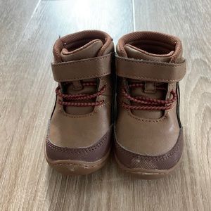 Stride Rite 360 Leopold Boot (US Boys size 5)